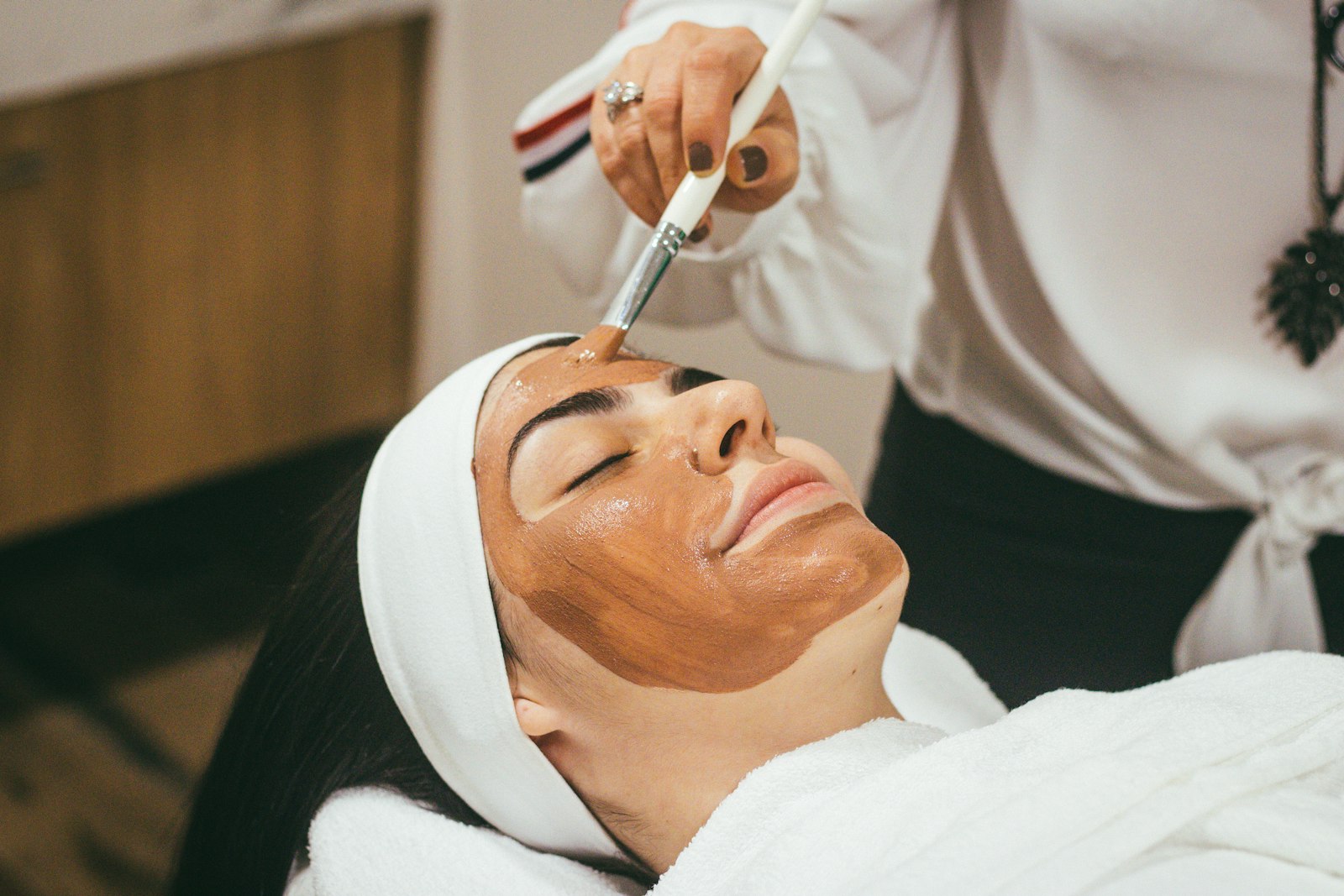 Melbourne med-spa group — 47% fewer no-shows, +A$212k bookings